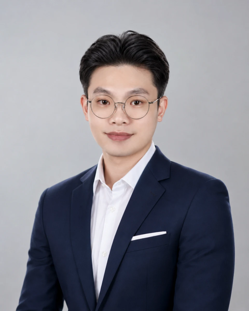 Portrait of James Le, Chief Strategy Officer at KVBiz